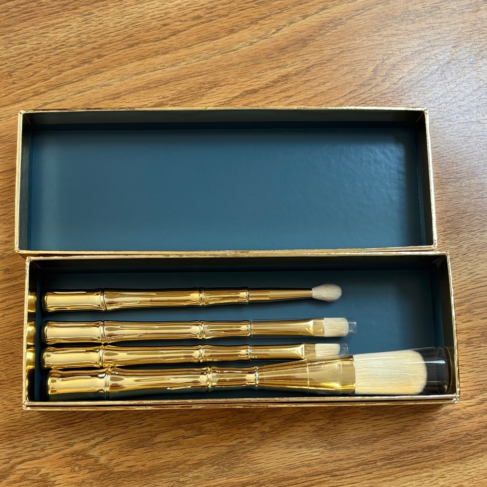 Estee Lauder Private Collection Box and Brush Set - Gold and Dark Blue